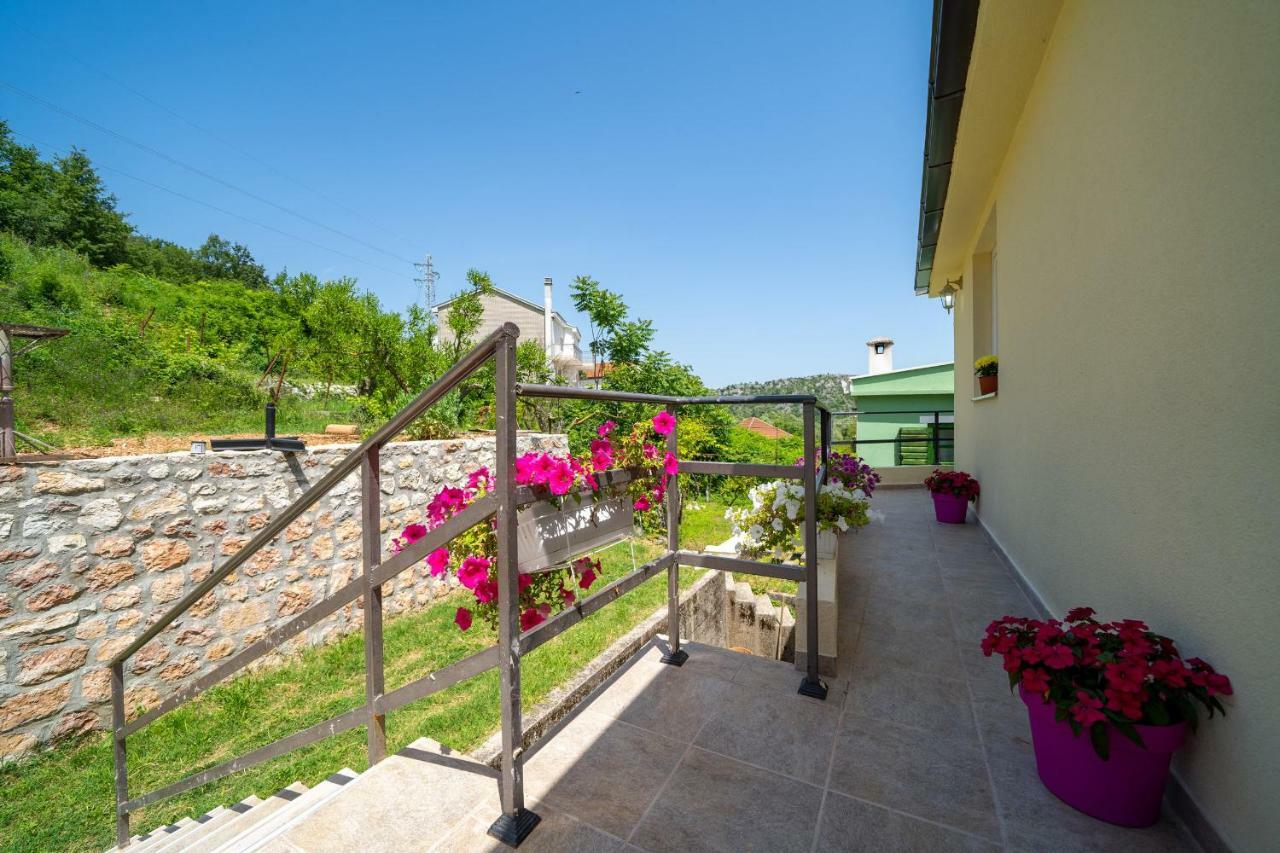 Apartments Kingfisher Virpazar Exterior photo